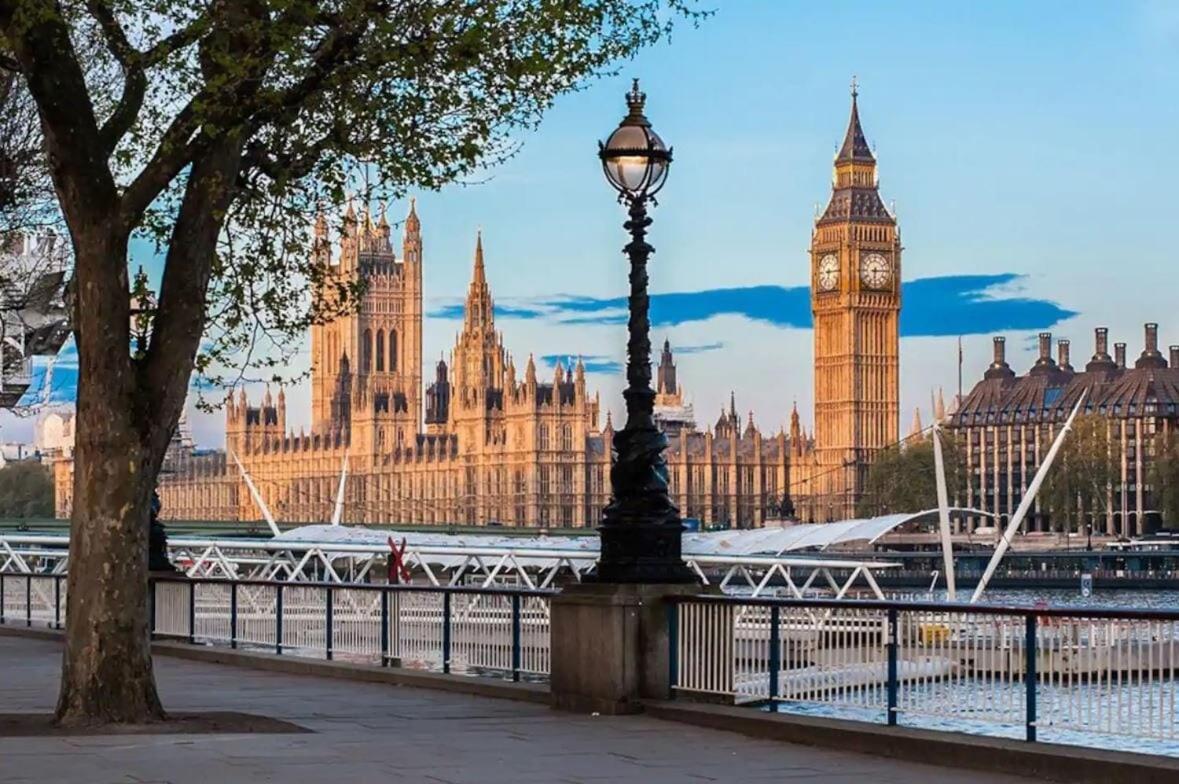 Appartamento Cosy Right At Liverpool Street Station! Londra