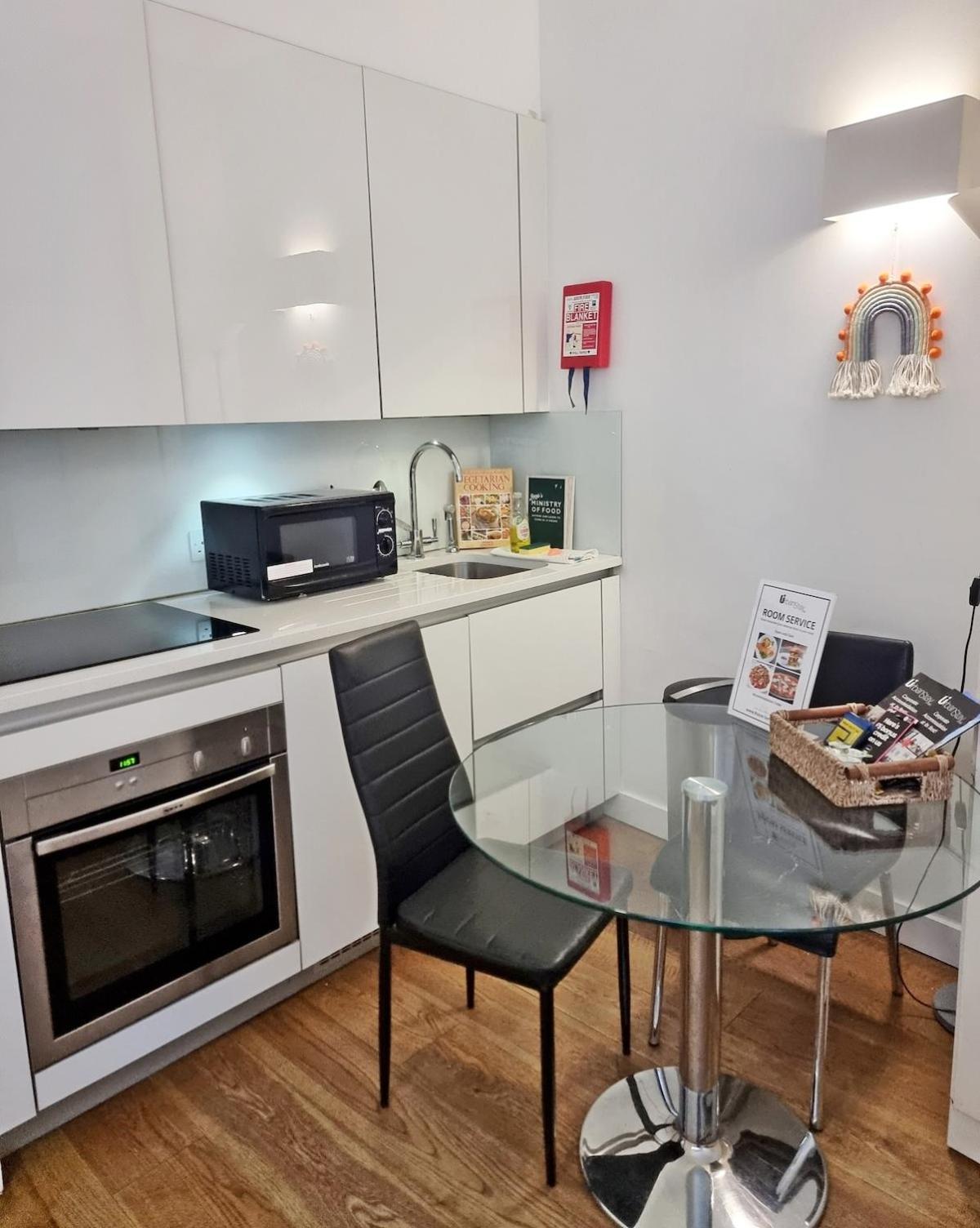 Cosy Right At Liverpool Street Station!