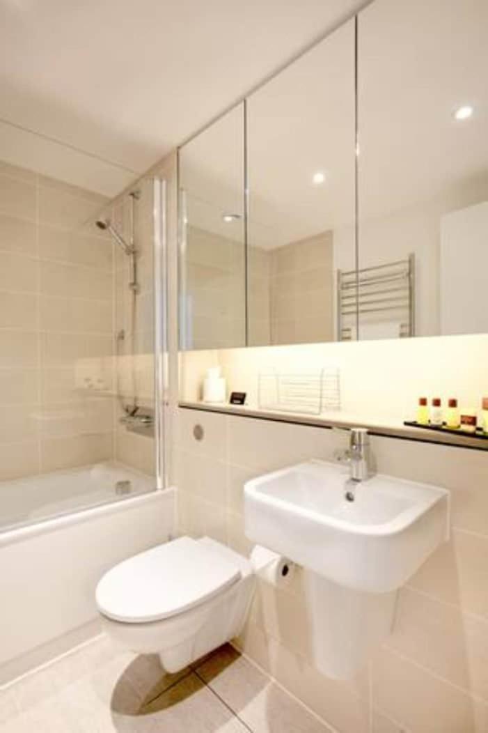 Cosy Right At Liverpool Street Station! Londra