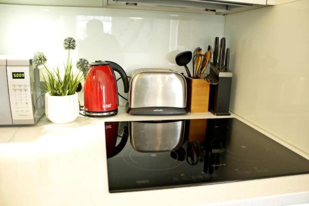 Cosy Right At Liverpool Street Station! Appartamento Londra